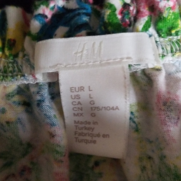 H&M Floral Top w/Spaghetti Straps & Cold Shoulder - Picture 3 of 4
